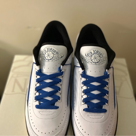 BRAND NEW- Jordan 2 Low Varsity Royal WMNS Sz 11 SKU: dx4401-104 - Picture 3 of 7